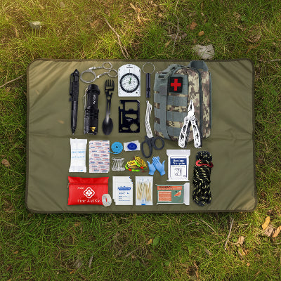 Kit de survie secours ouvert