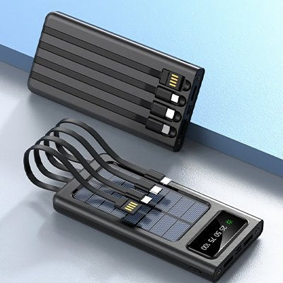Batterie externe solaire présente différent port de recharge
