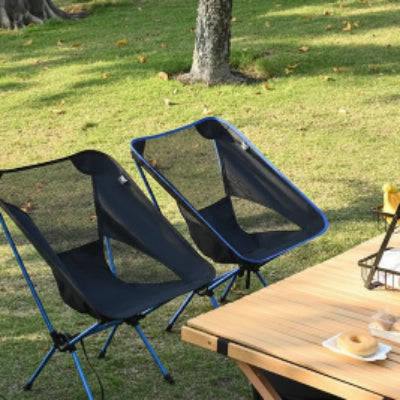 Chaise de camping confortable et pliable dans aire de repos