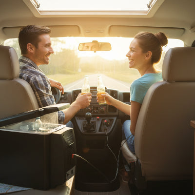 Glacière 8L branché dans prise avec couple dans camping car