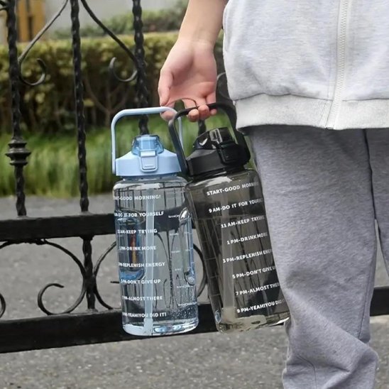 Gourde plastique aquanomad facile a transporter 