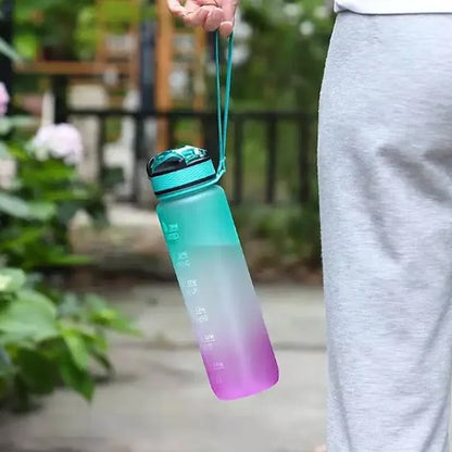 Gourde plastique avec attache de transport