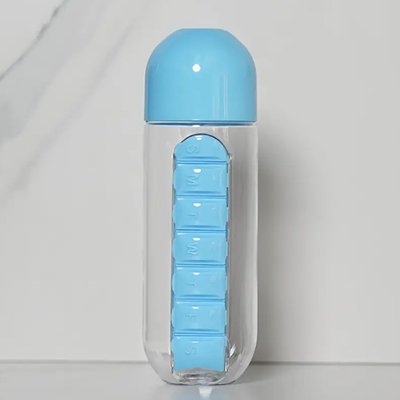 Gourde plastique bleu avec pilulier