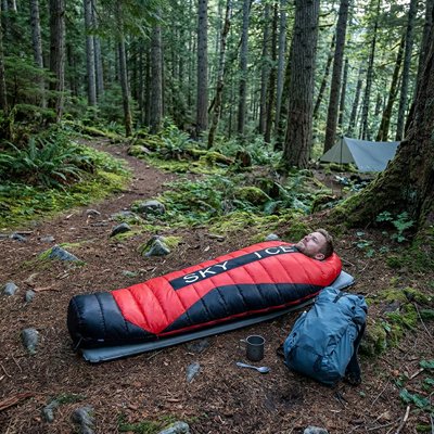 homme a l'extérieur dans Sac de couchage pour grand froid 
