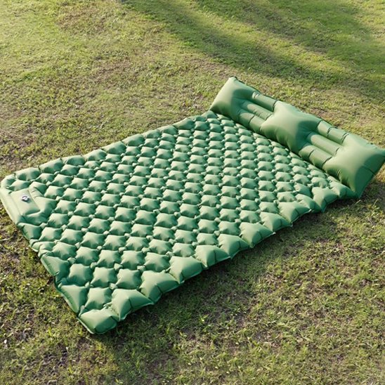 Matelas gonflable 2 personnes Vert sur gazon